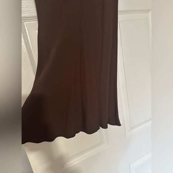 Adorable chocolate skirt flowing with a flair bottom - Picture 5 of 5